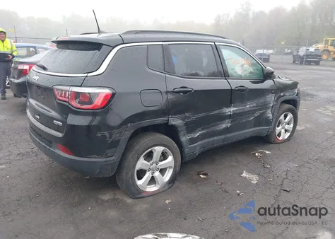 2020 Jeep Compass Latitude 4X4 z USA, uszkodzony, nr VIN 3C4NJDBB7LT100998